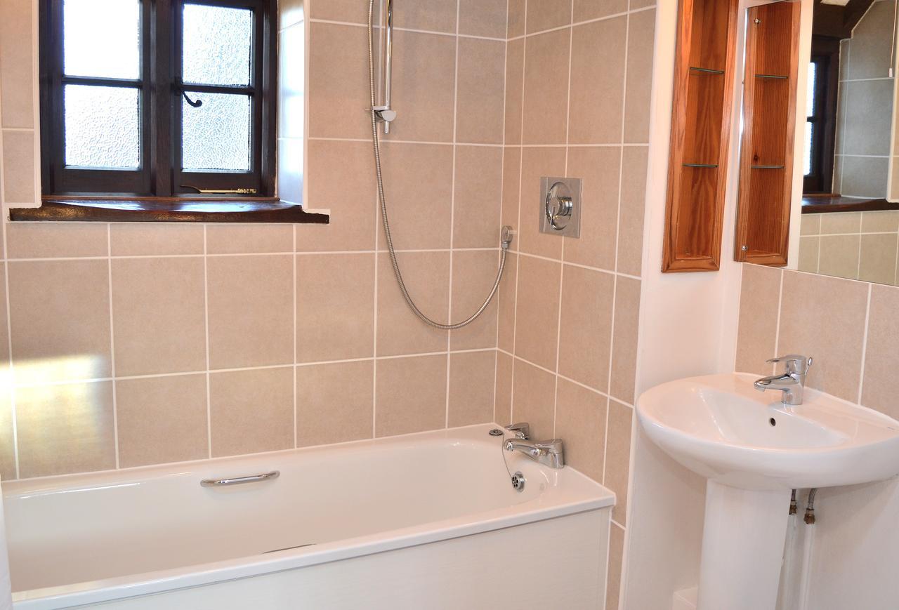 Three Gates Farm Holiday Cottages Huntsham Bagian luar foto