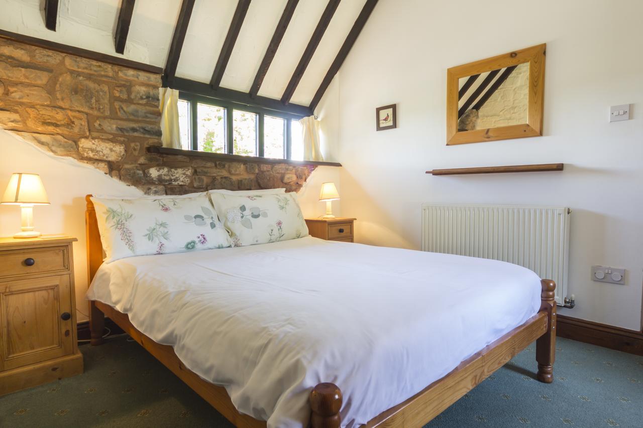 Three Gates Farm Holiday Cottages Huntsham Bagian luar foto