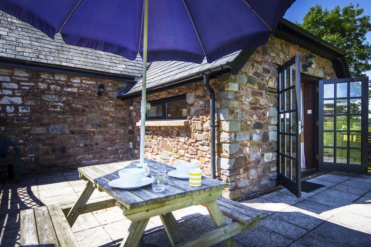 Three Gates Farm Holiday Cottages Huntsham Bagian luar foto